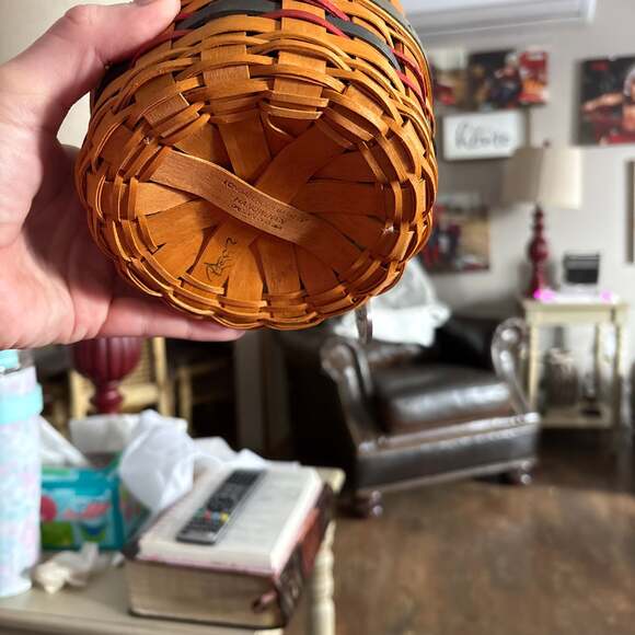 Longaberger 1997 Inaugural Basket with Patriotic Liner, Plastic Protector, and E - Picture 5 of 5